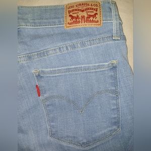 NWOT Levi's 311 Shaping Skinny Jean's Women's Size 27 Light Wash